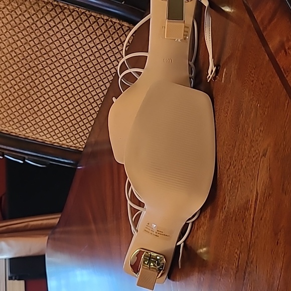 NEW!! - Picture 3 of 3